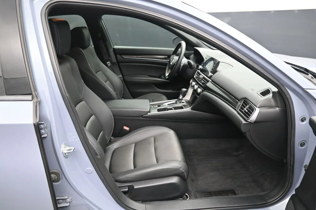 Used 2022 Sonic Gray Pearl Honda Sport image 11