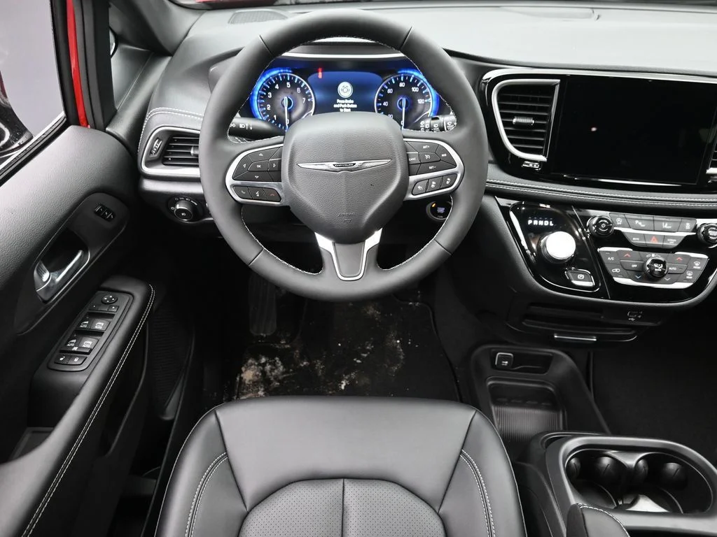 2026 Chrysler Pacifica Select - Photo 22