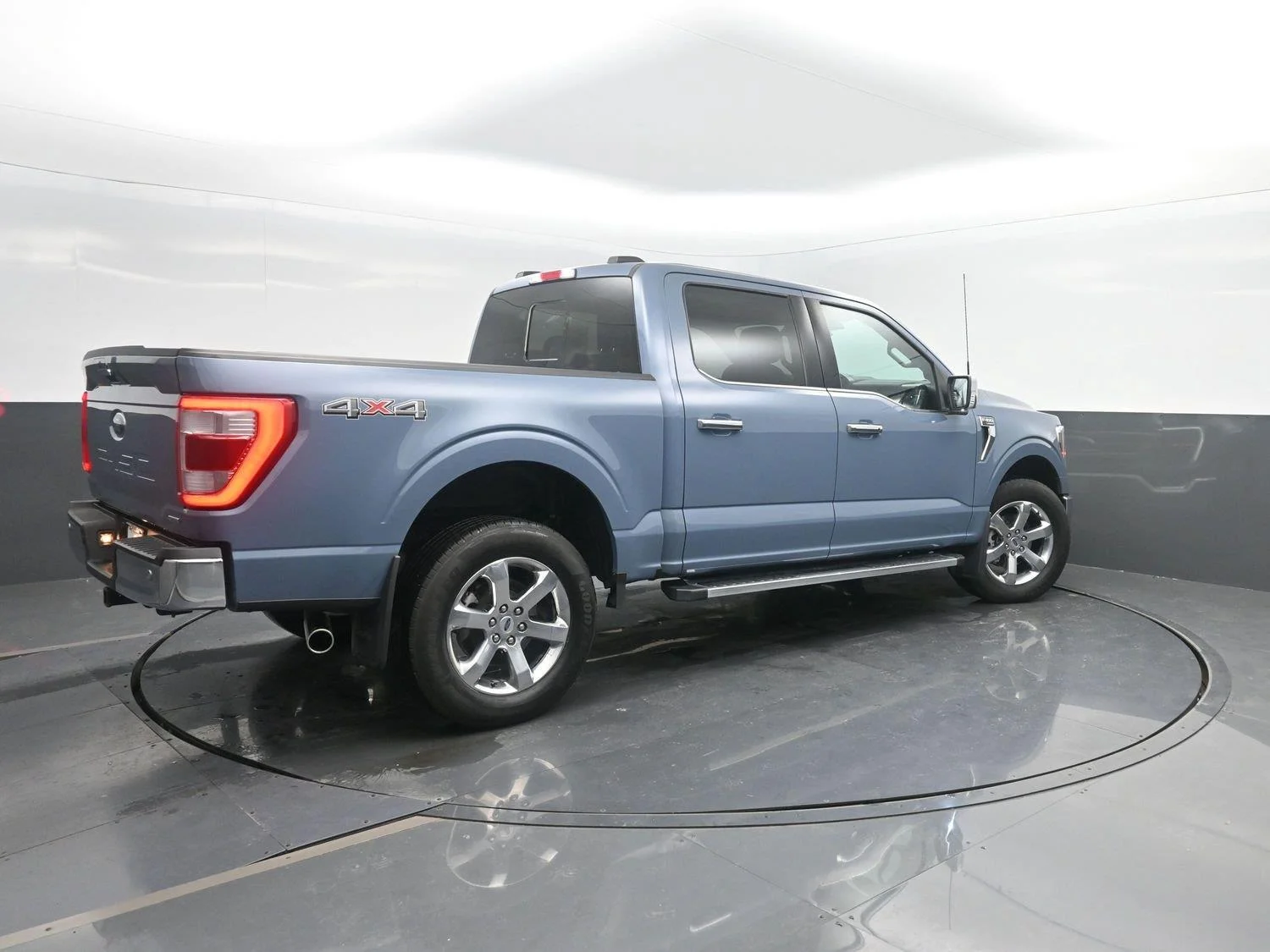 Used 2023 Azure Gray Metallic Tri-Coat Ford LARIAT image 2