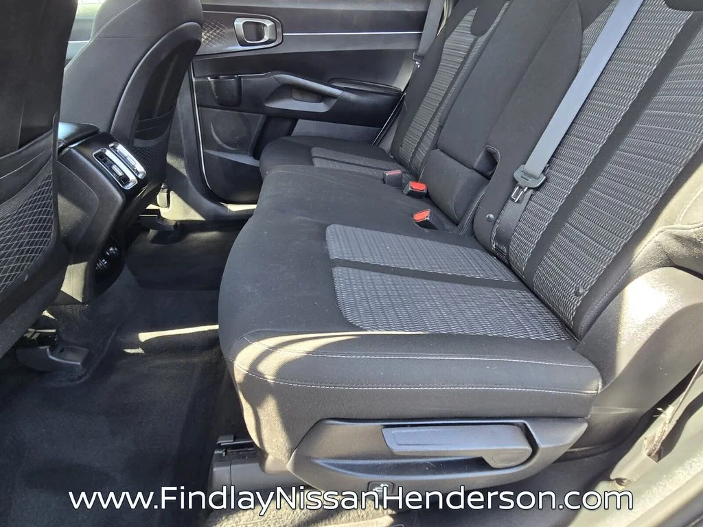 Used 2022 White Kia LX image 11
