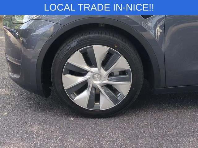 Used 2020  Tesla Long Range image 10