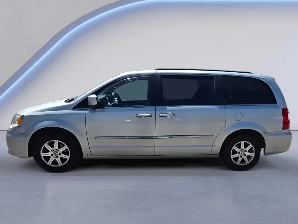 Used 2011 Bright Silver Metallic Clearcoat Chrysler Touring image 2