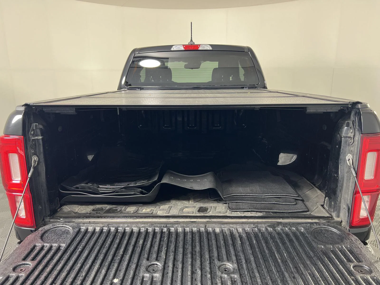 Used 2022 Shadow Black Ford XLT image 9