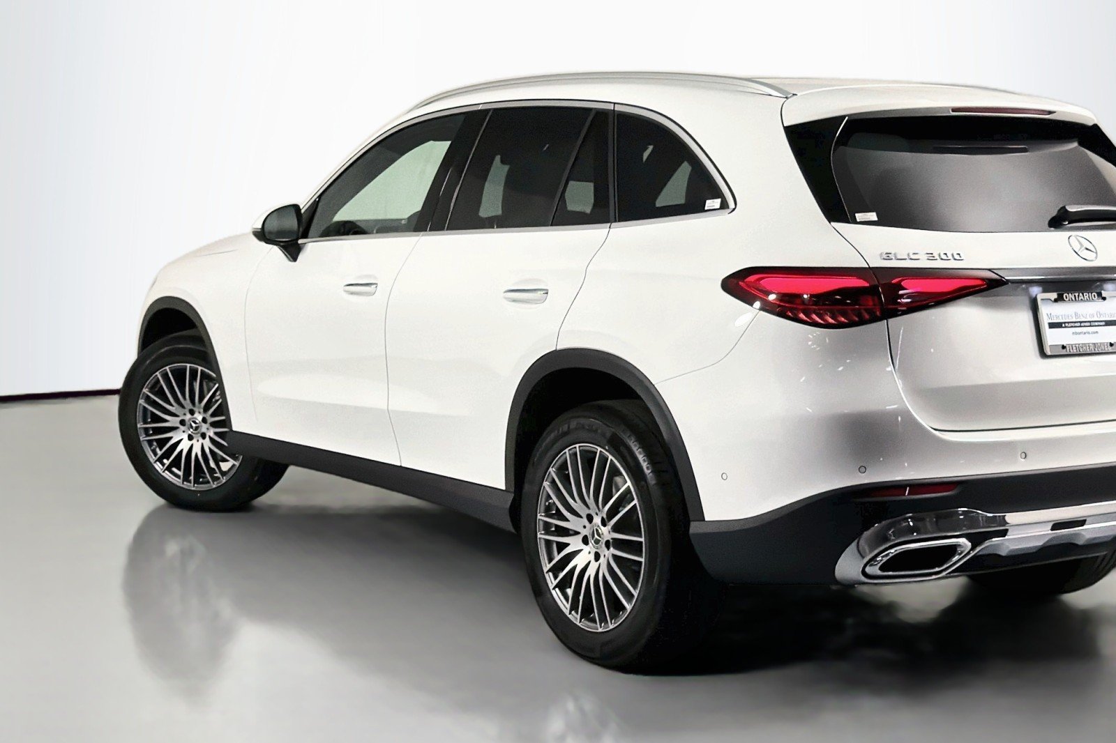 New 2026 Polar White Mercedes-Benz GLC 300 SUV image 13