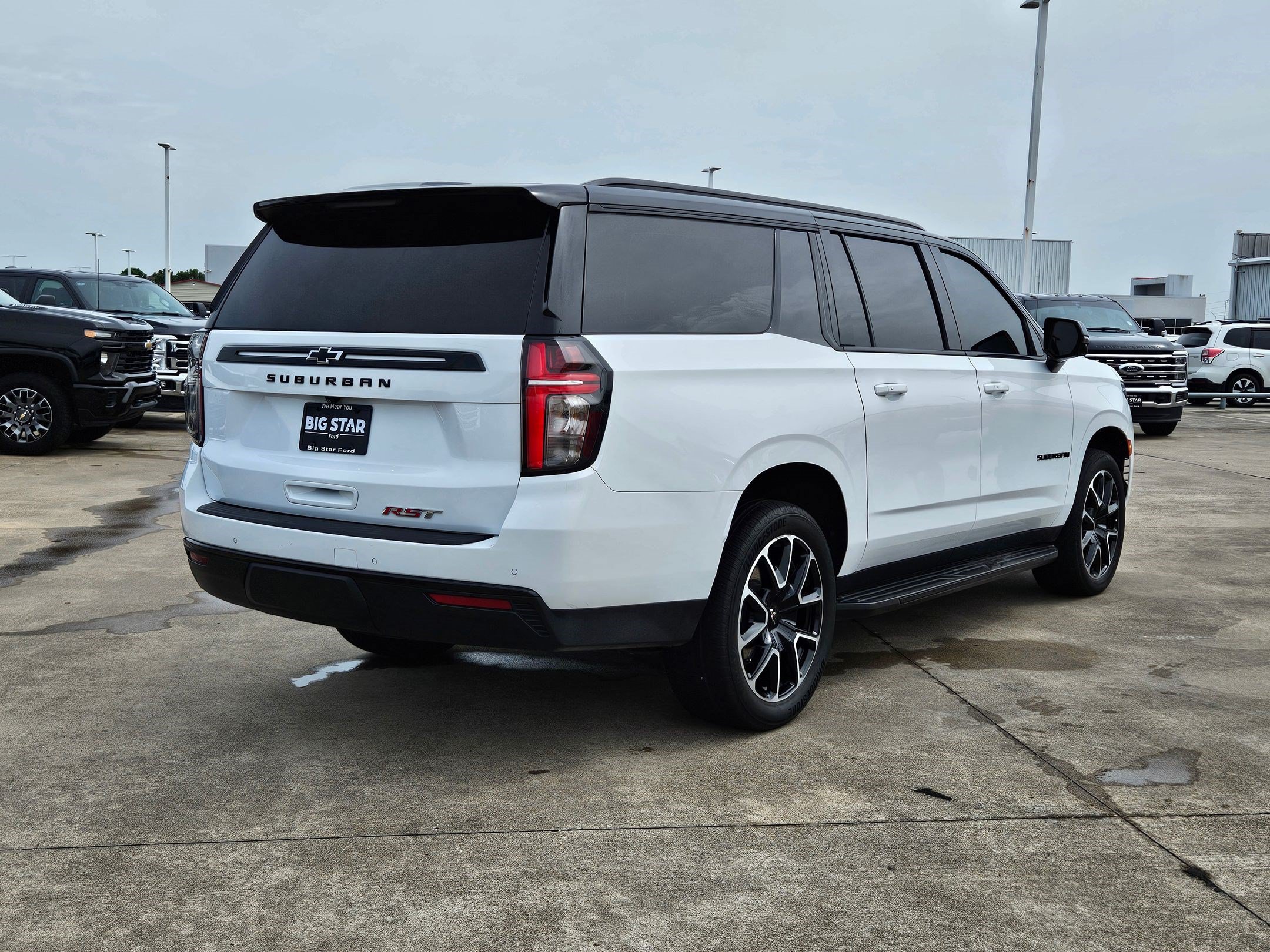 Used 2024 Summit White Chevrolet RST image 3