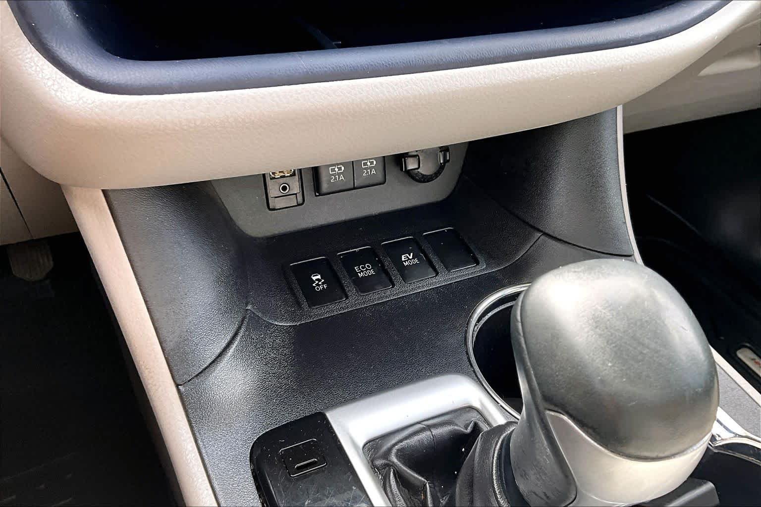 Used 2017 Celestial Silver Metallic Toyota Hybrid Limited Platinum image 34