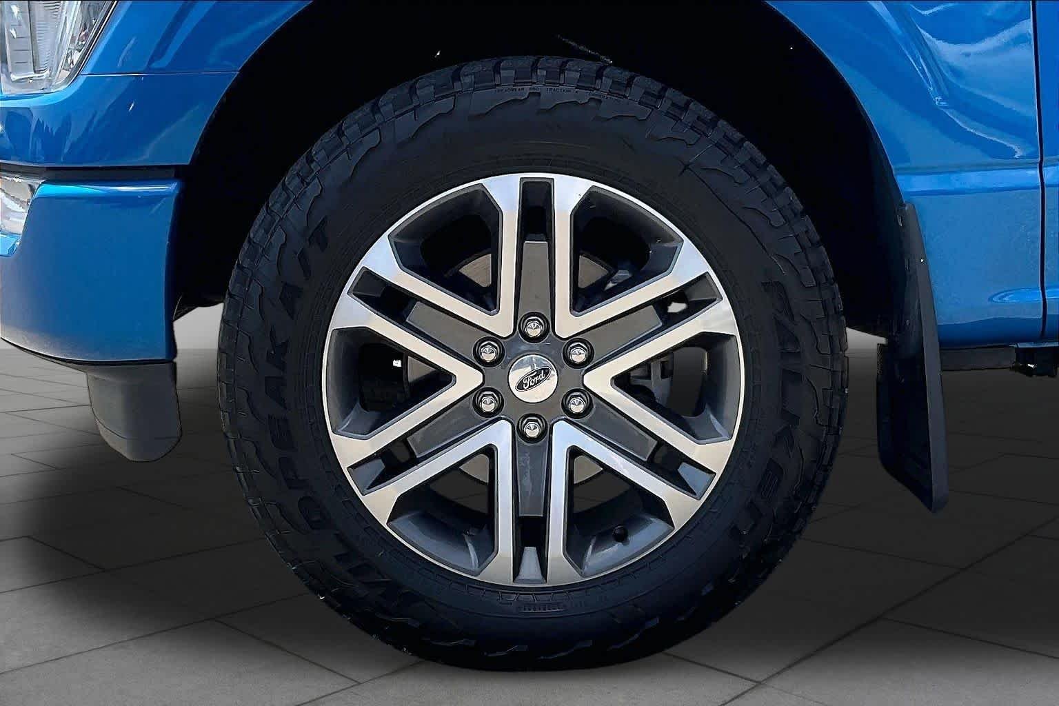 Used 2021 Velocity Blue Metallic Ford XL image 9