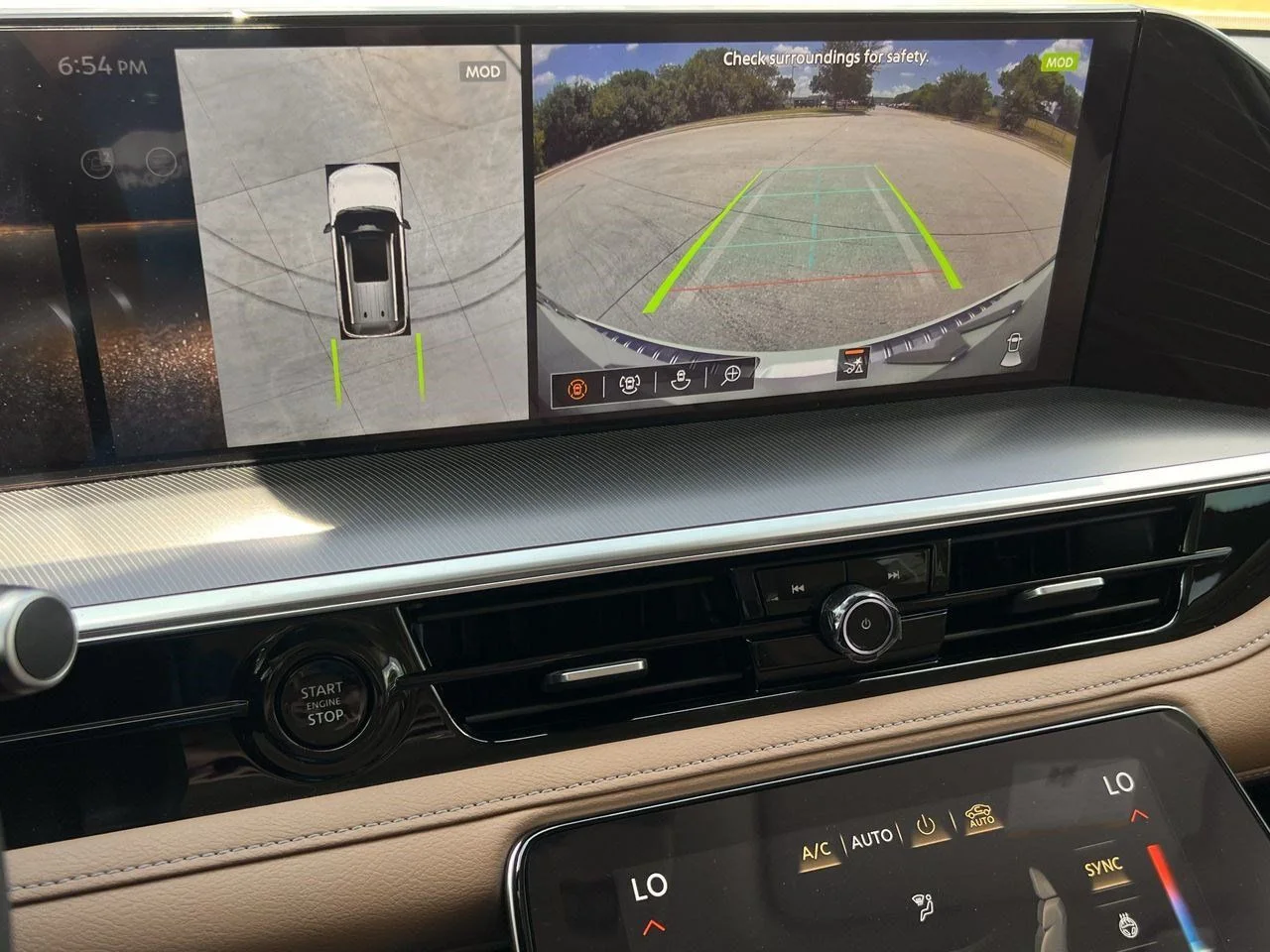 New 2027 RADIANT WHITE INFINITI Luxe 2WD image 16