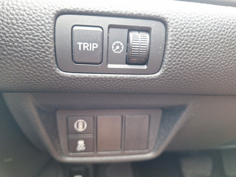 Used 2018  Honda EX image 10