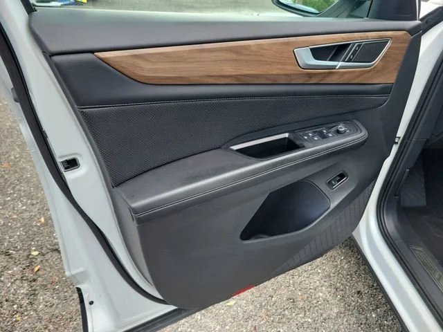 2024 Volkswagen Atlas SE w/Tech - Photo 25