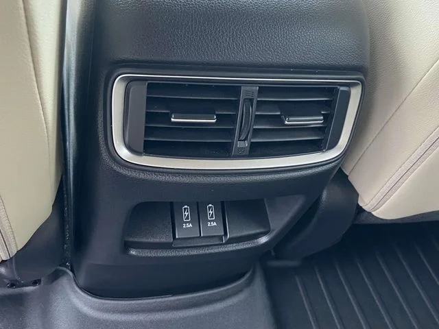 Certified Used 2018  Honda Touring image 13