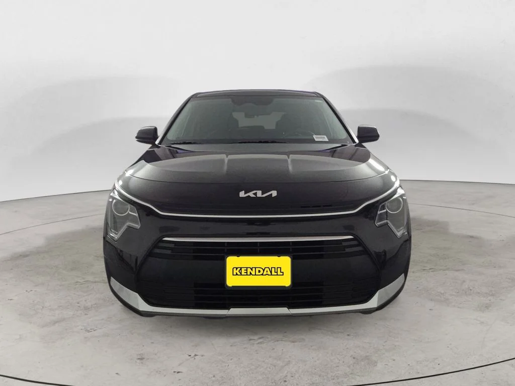 Used 2023 Black Kia LX image 8