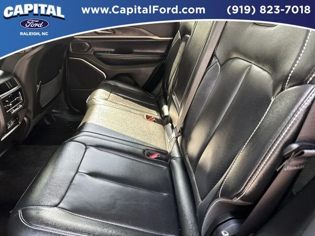 Used 2024 Gray Jeep Limited image 18