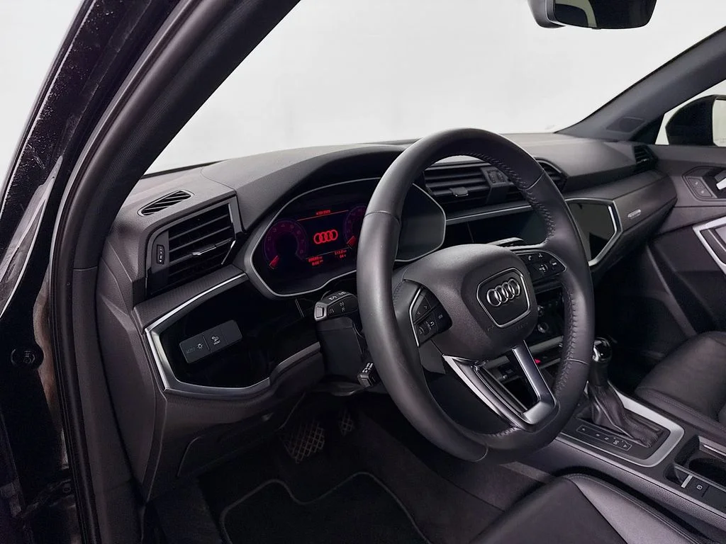 Used 2019 Mythos Black Metallic Audi 2.0T Premium Plus image 4