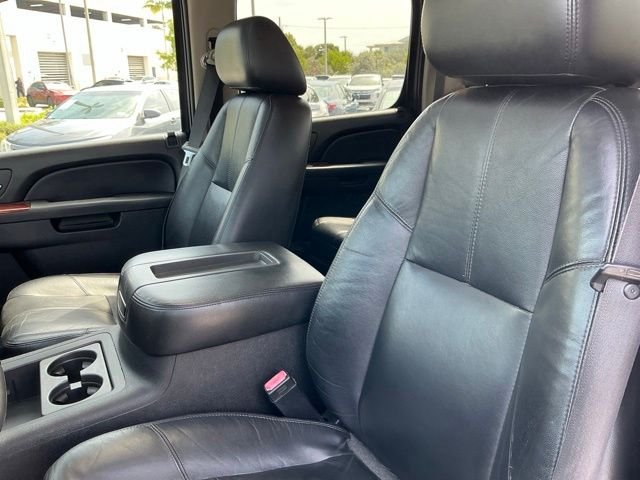 Used 2011 Black Chevrolet LTZ image 18