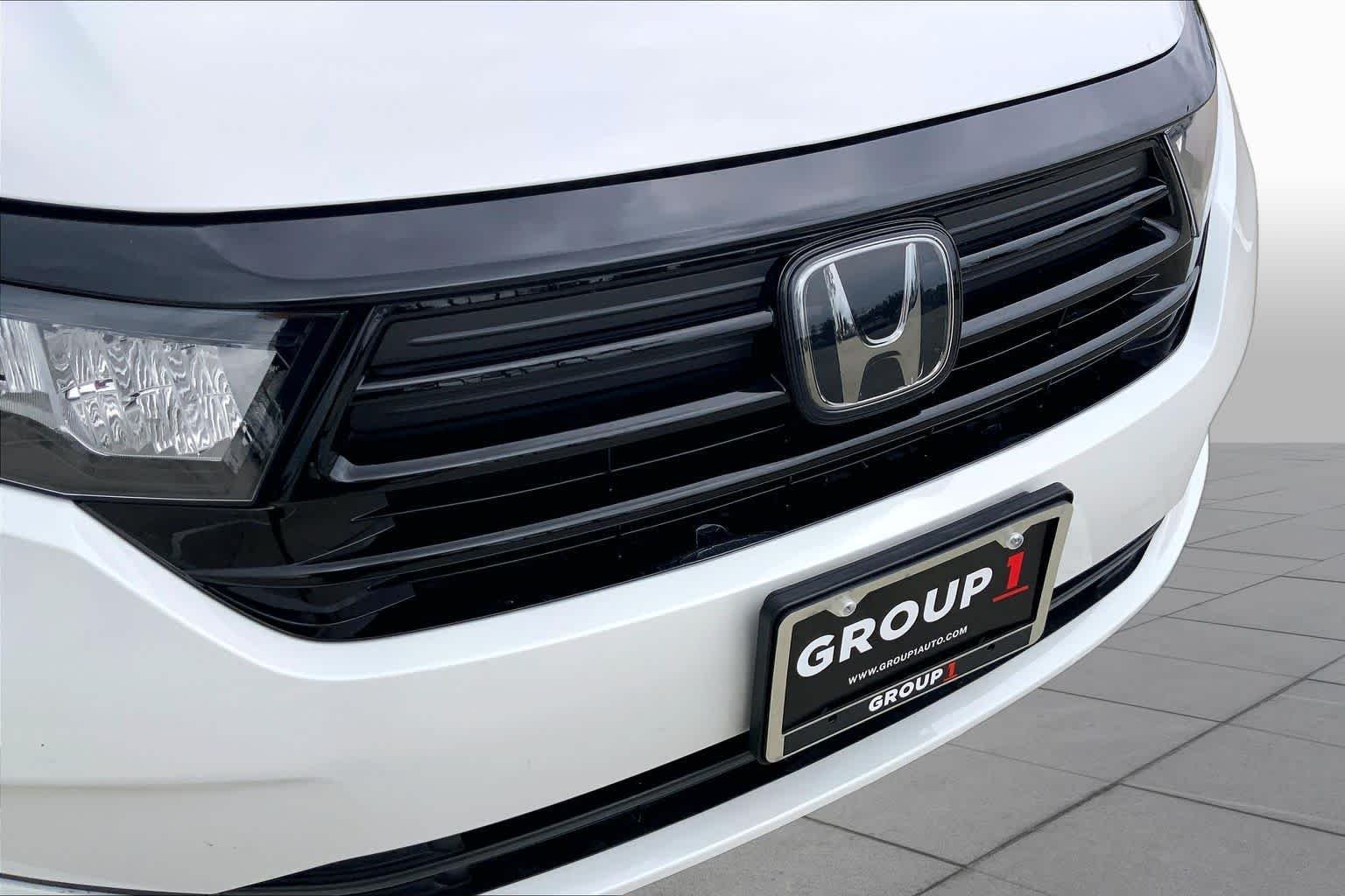 Used 2024 Platinum White Pearl Honda Sport image 29