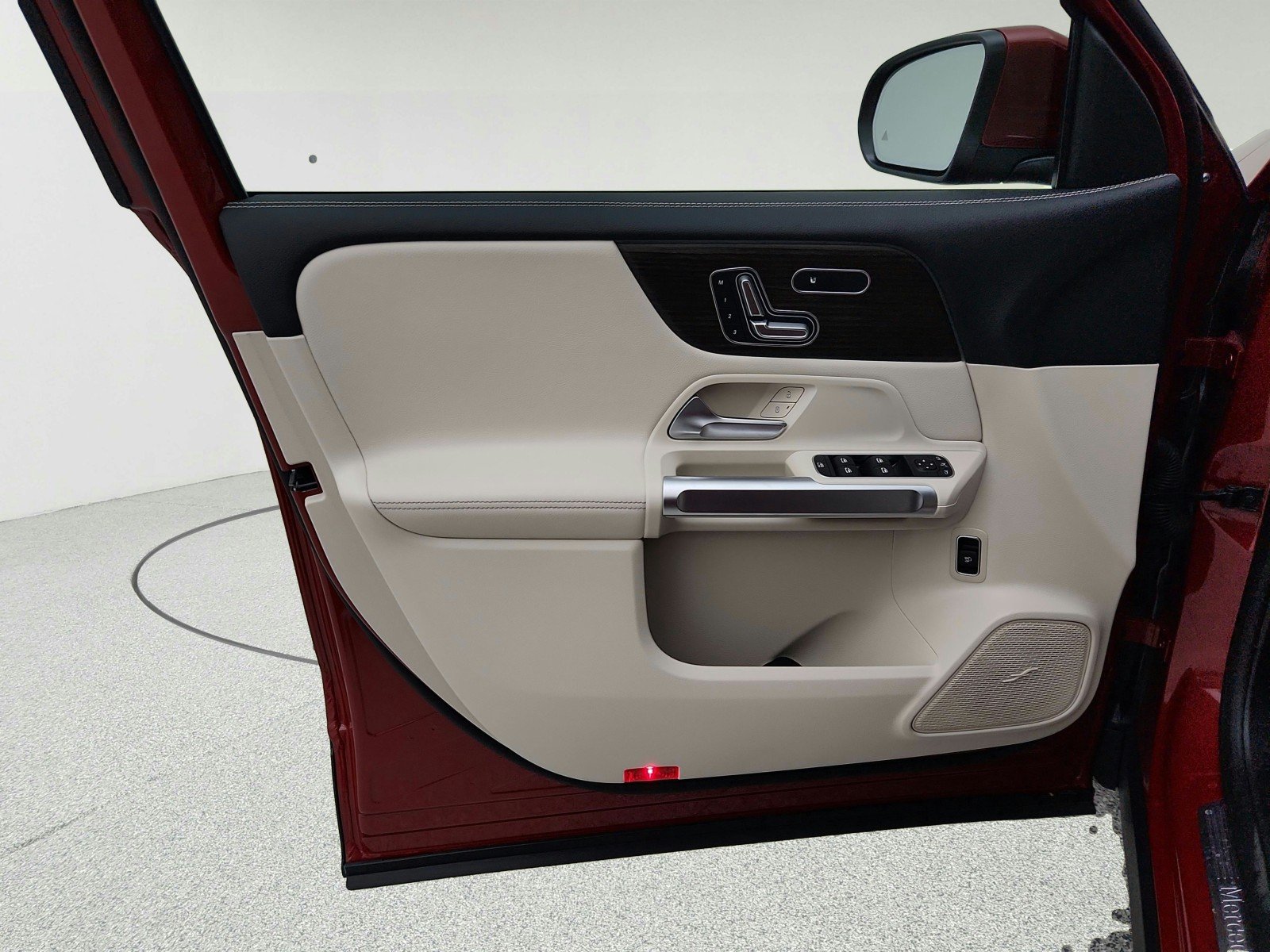 Certified Used 2026 MANUFAKTUR Patagonia Red Metallic Mercedes-Benz GLB 250 image 29