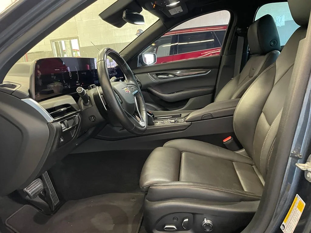 Used 2025 Black Cadillac Sport image 10