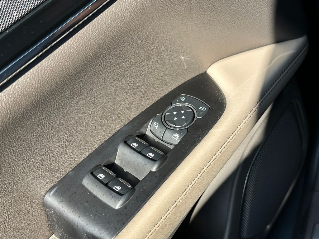 Used 2023 Gray Lincoln Standard image 11