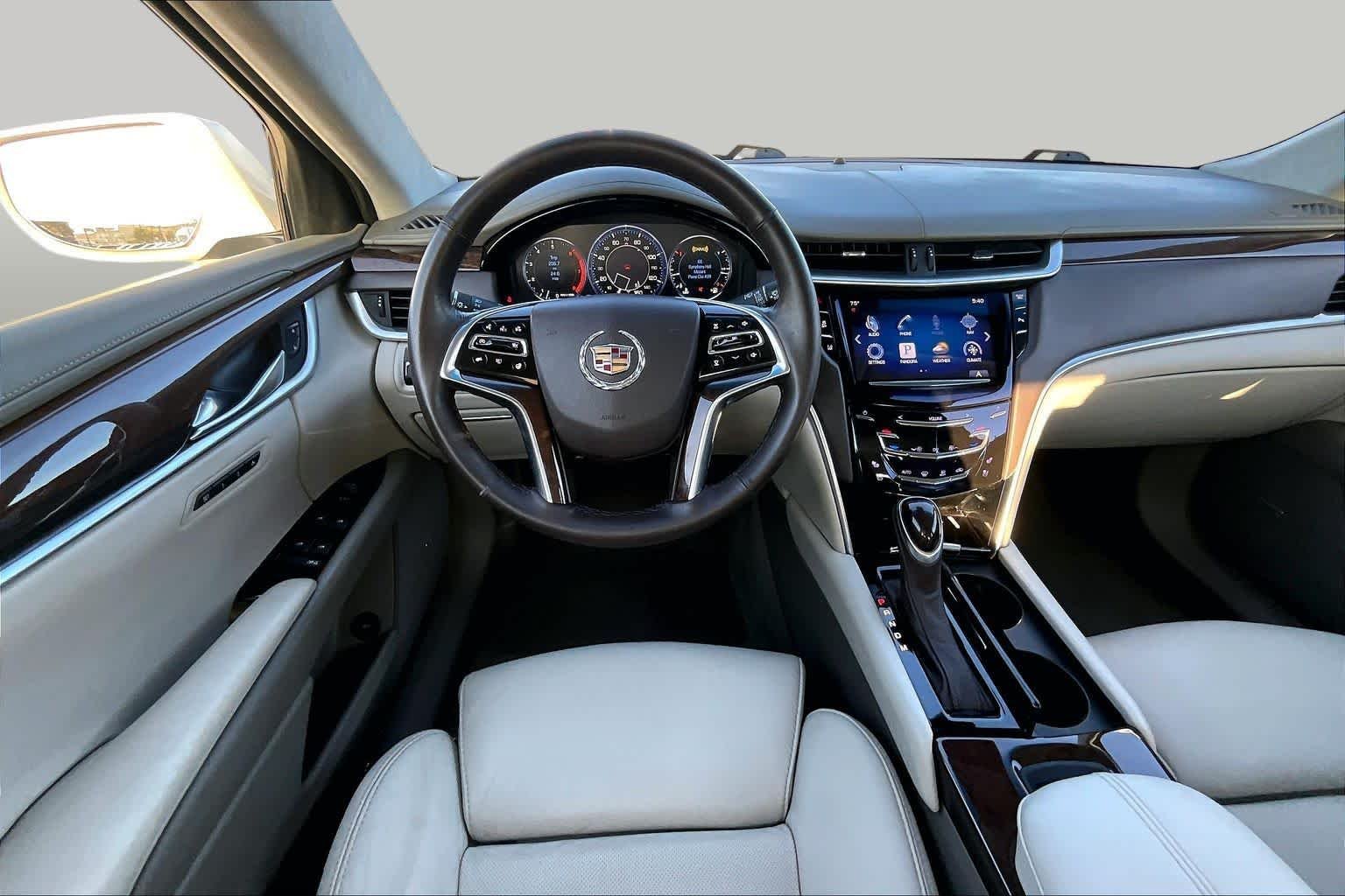 Used 2014 White Diamond Tricoat Cadillac Platinum image 6