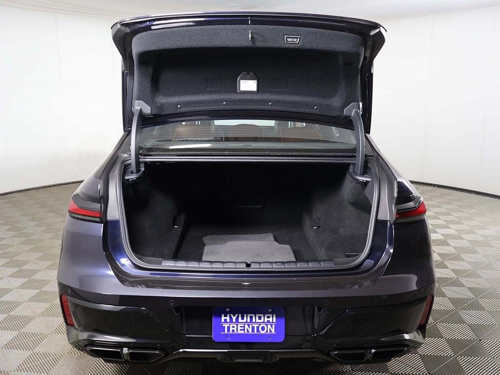 Used 2023 Black BMW 760i xDrive image 19