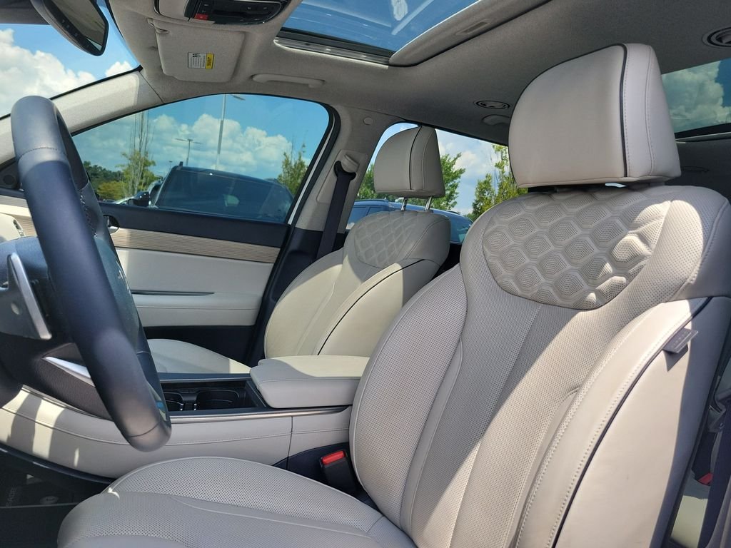 Used 2022 White Hyundai Limited image 15