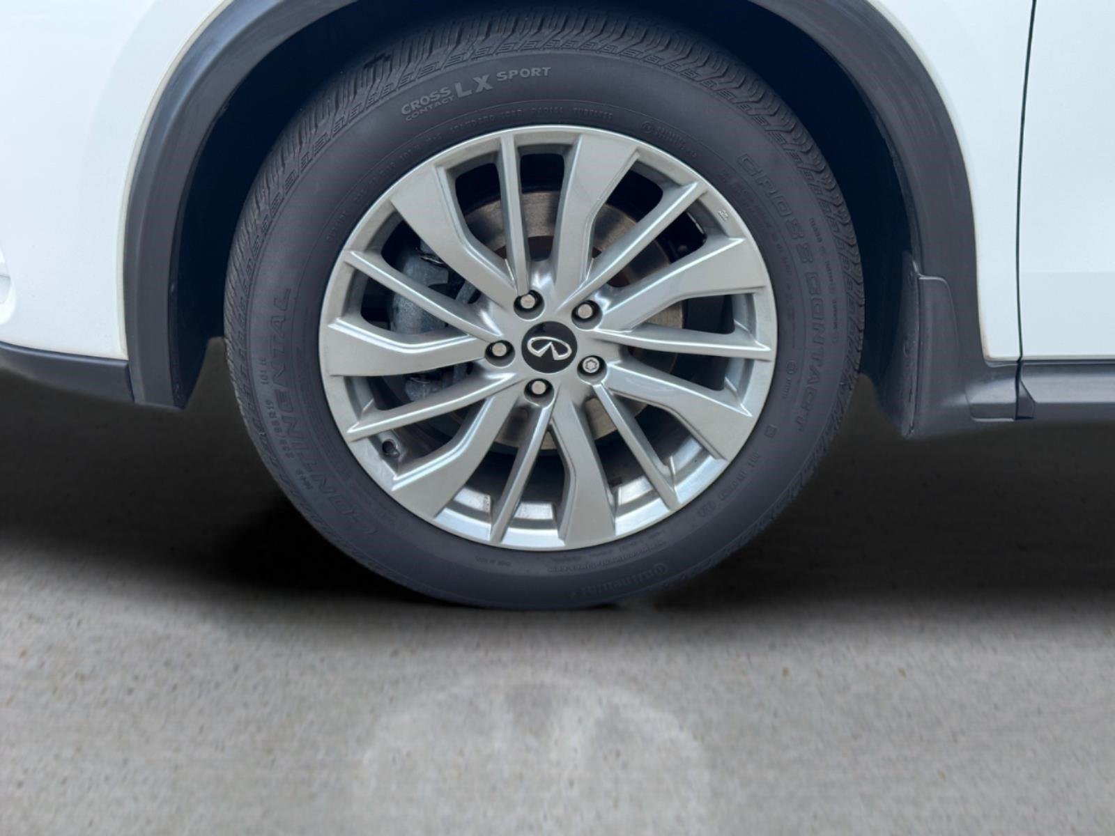 Used 2023 Lunar White INFINITI PURE image 9