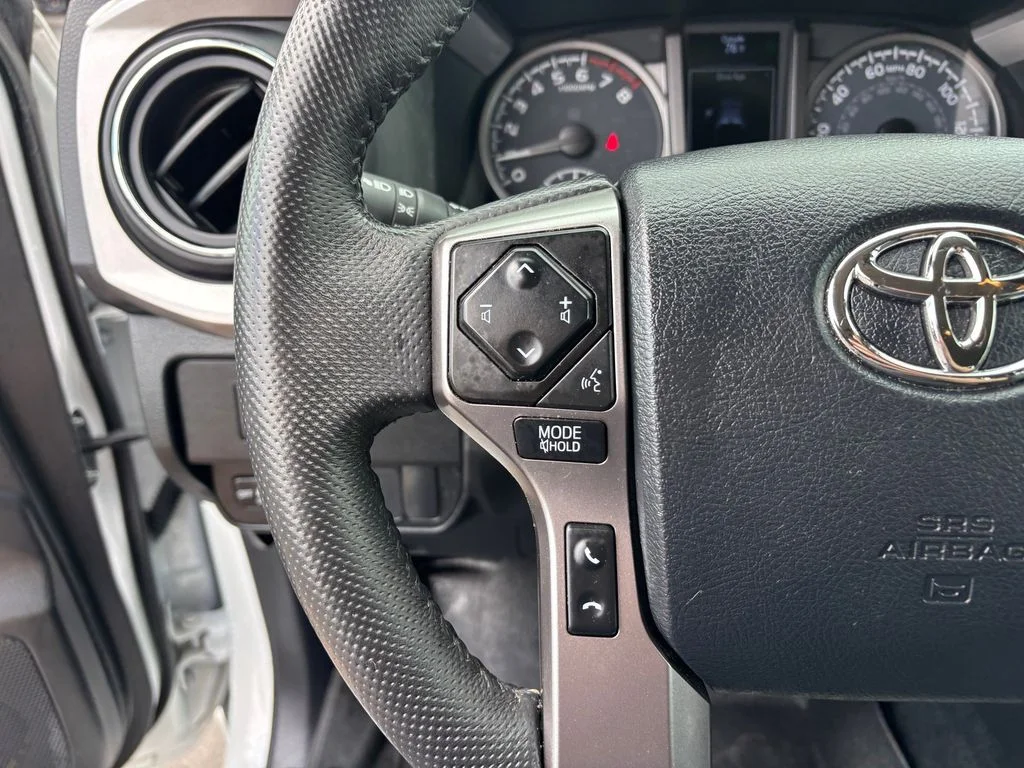 Used 2023 White Toyota SR5 image 17