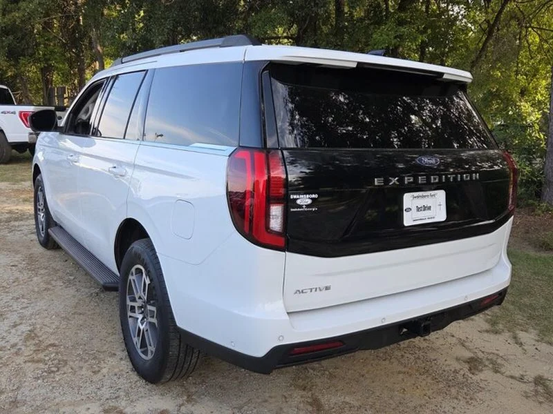 Certified Used 2025 Oxford White Ford Active image 12