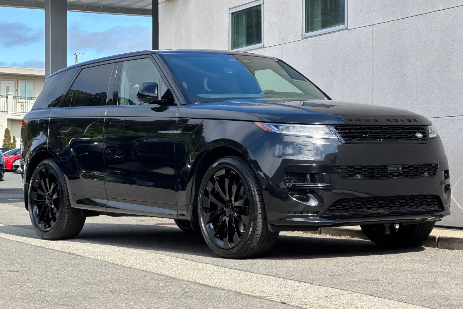 New 2026 Santorini Black Land Rover Dynamic SE image 9