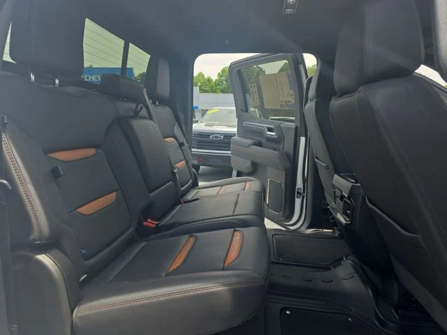 Used 2025 White GMC AT4 image 12