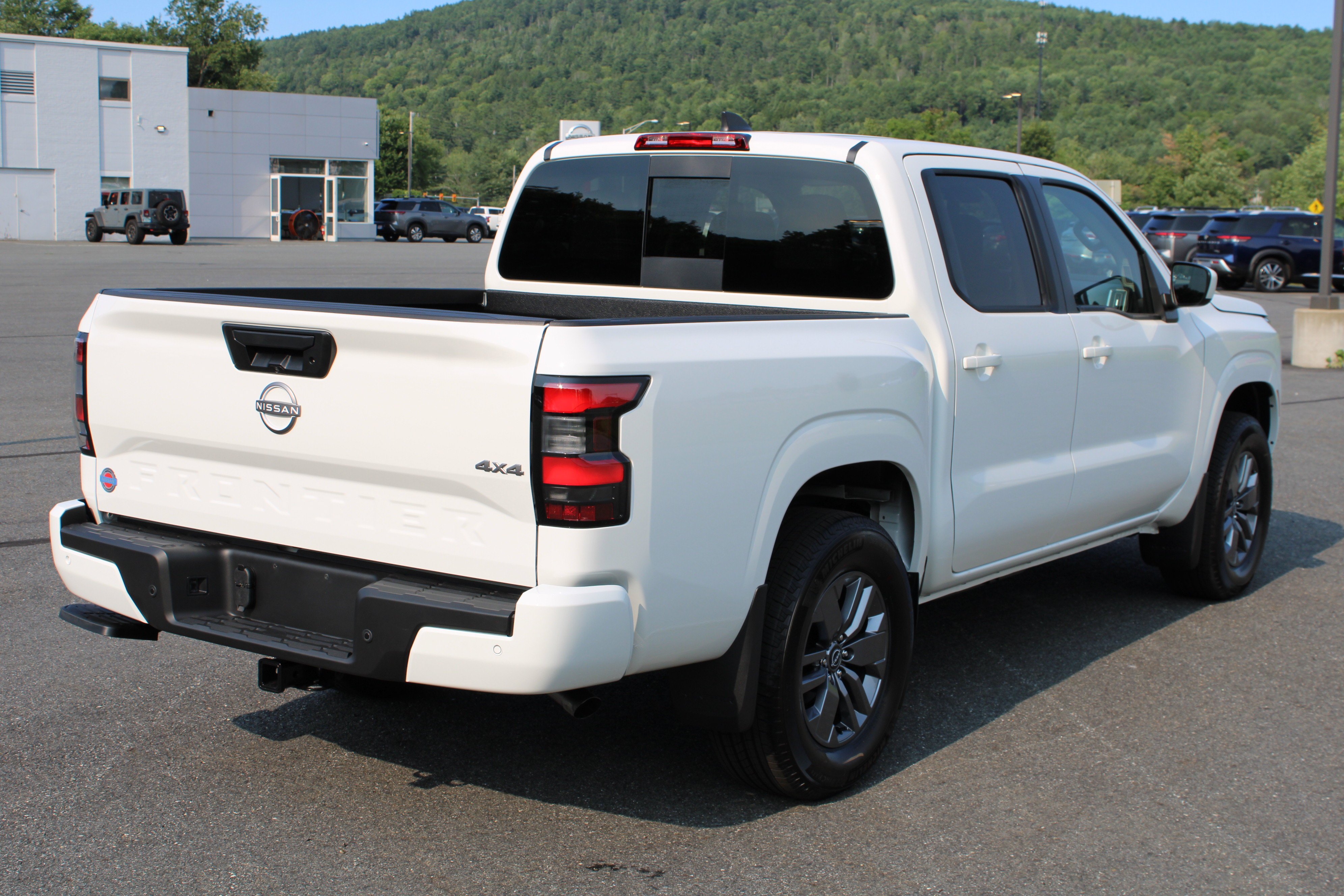 New 2026 Glacier White Nissan Crew Cab SV image 6