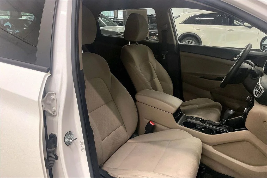 Used 2020 White Hyundai SEL image 6