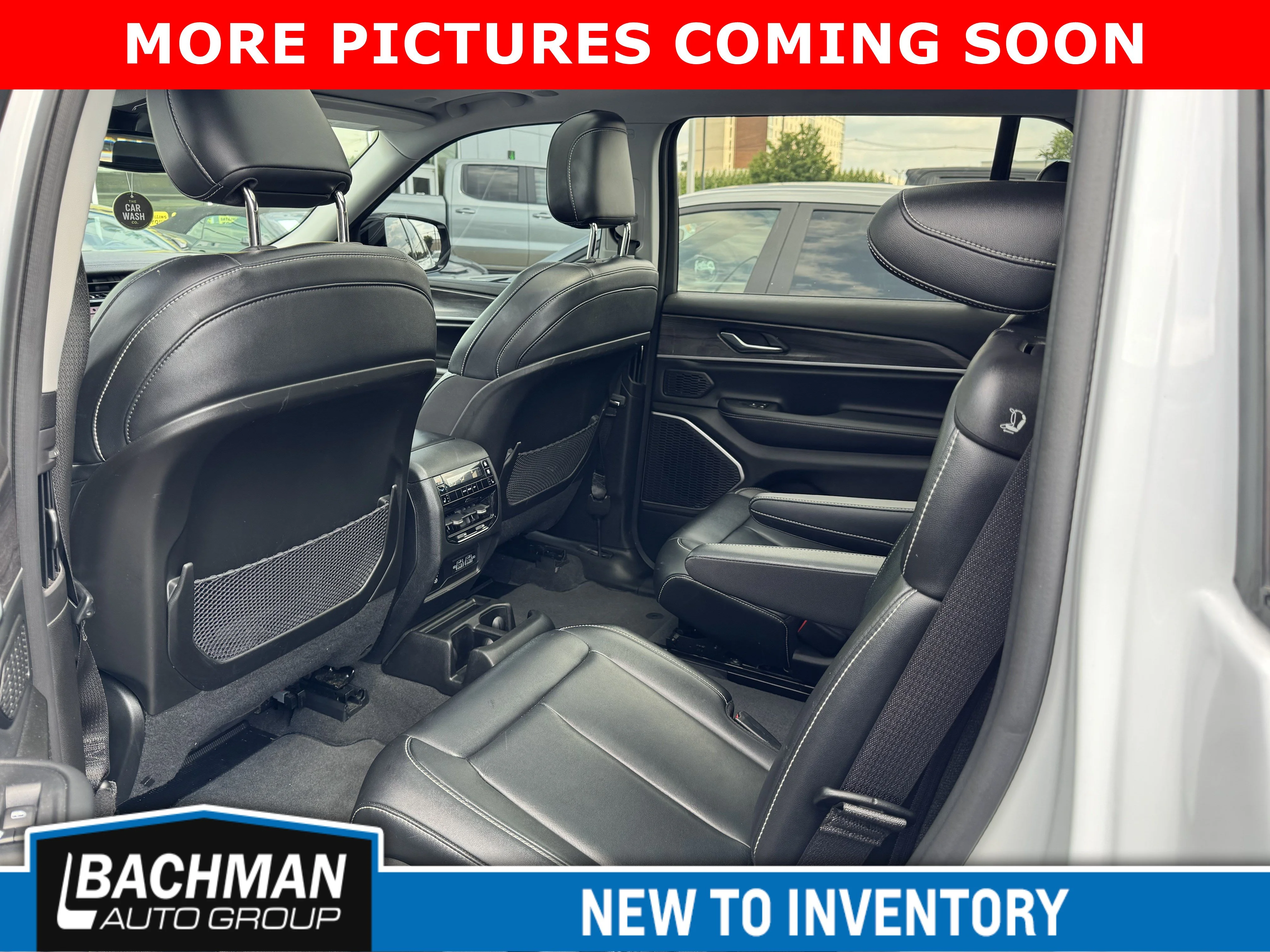 Used 2022 Bright White Clearcoat Jeep Limited image 8