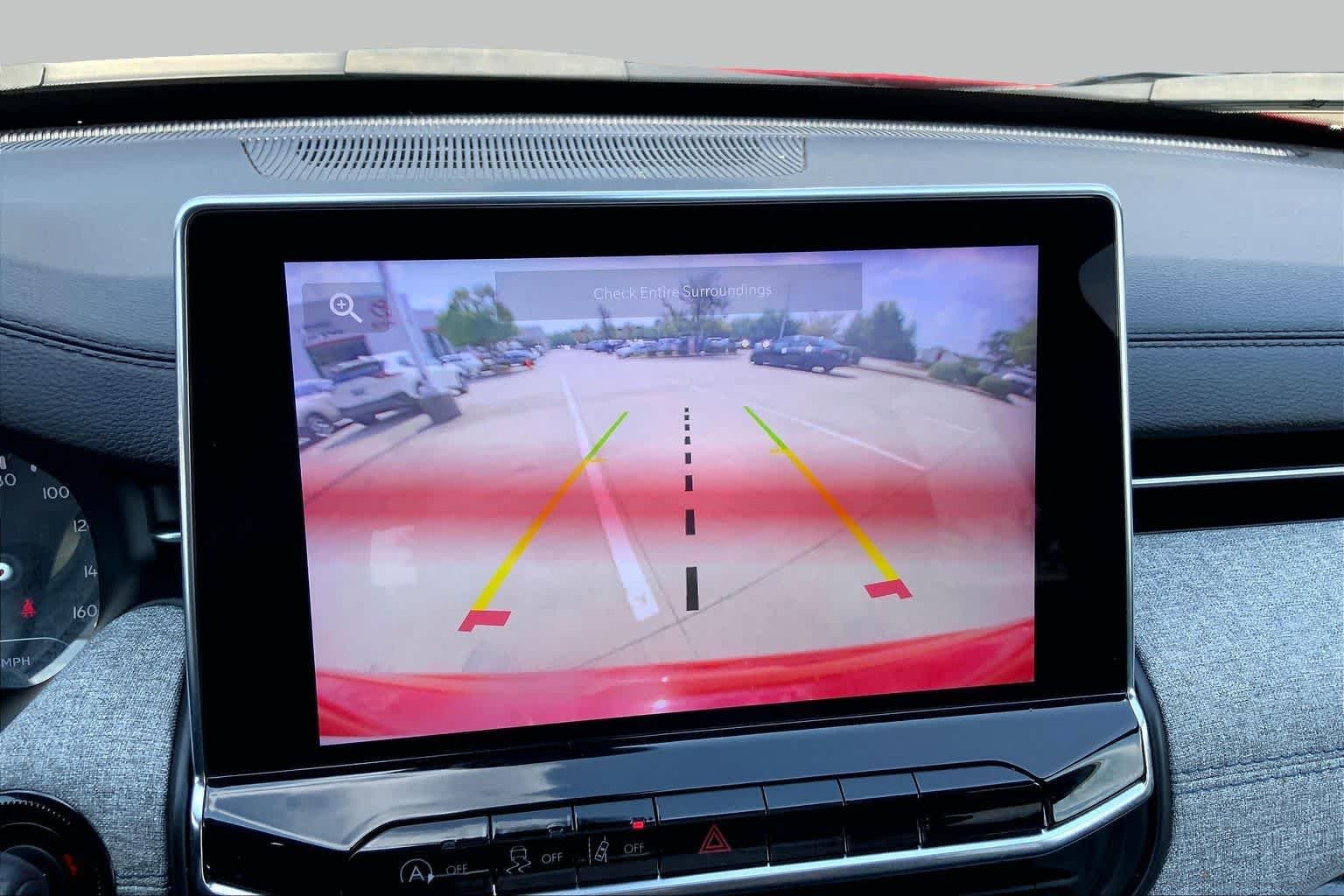 Used 2024 Red Hot Pearlcoat Jeep Latitude image 28