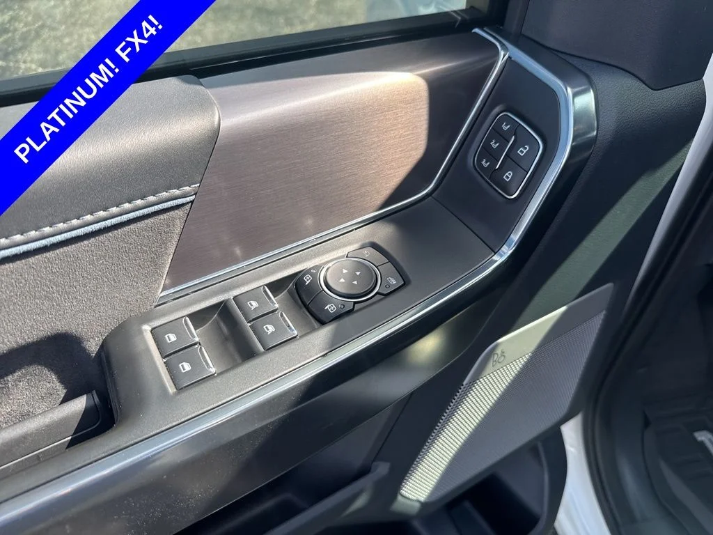 Used 2025 White Ford Platinum image 27