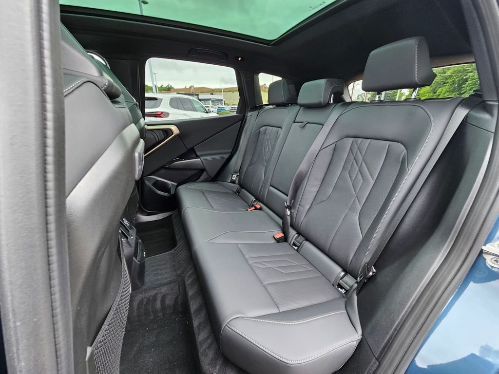 Used 2025 Arctic Race Blue metallic BMW 30 xDrive image 19
