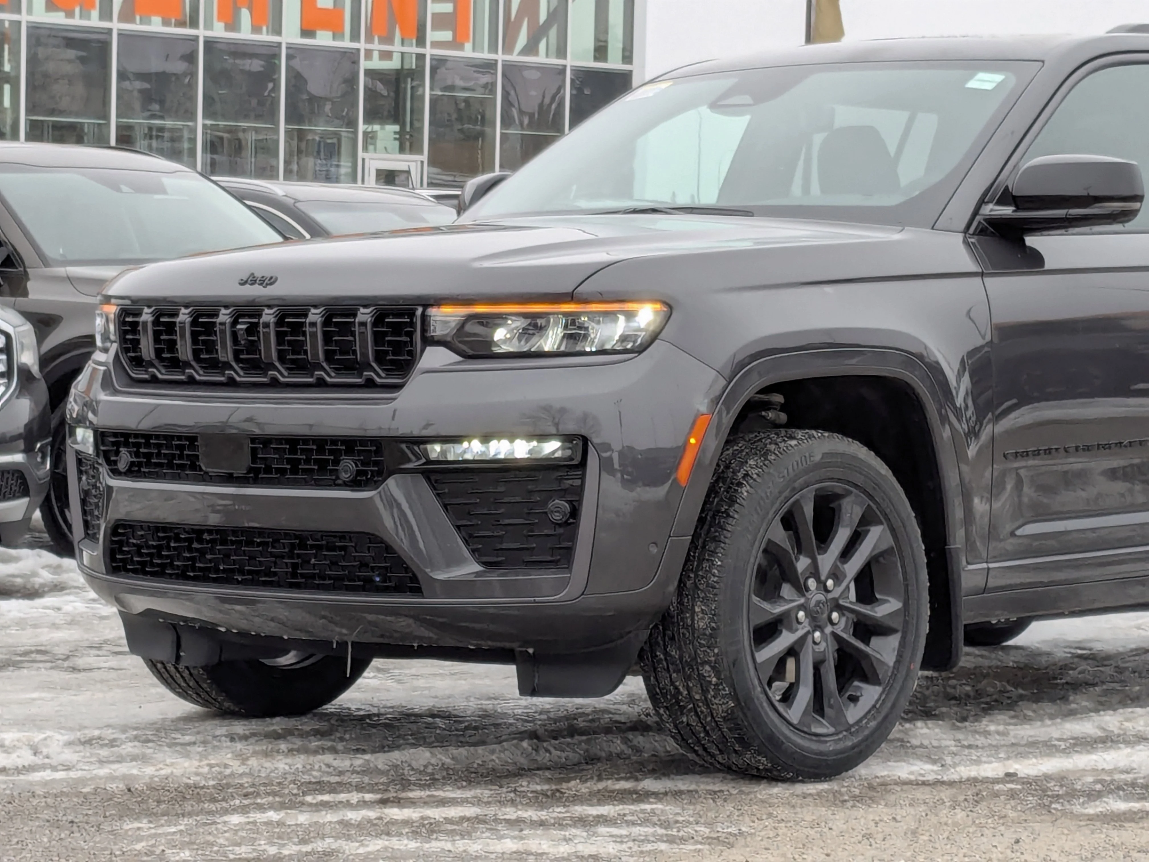 New 2026 Grey Jeep Limited Reserve - - Pano Sunroof - Nappa Lthr - Vent Seats - Tow Pkg - Remote Start & More! image 9