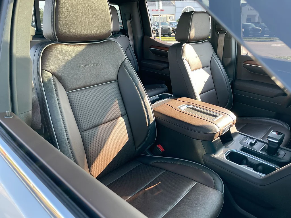 Used 2022 SUMMIT WHITE GMC Denali image 29