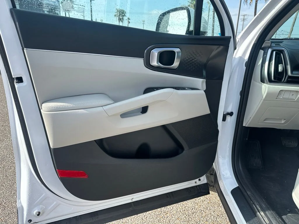 New 2026 White Kia S image 7