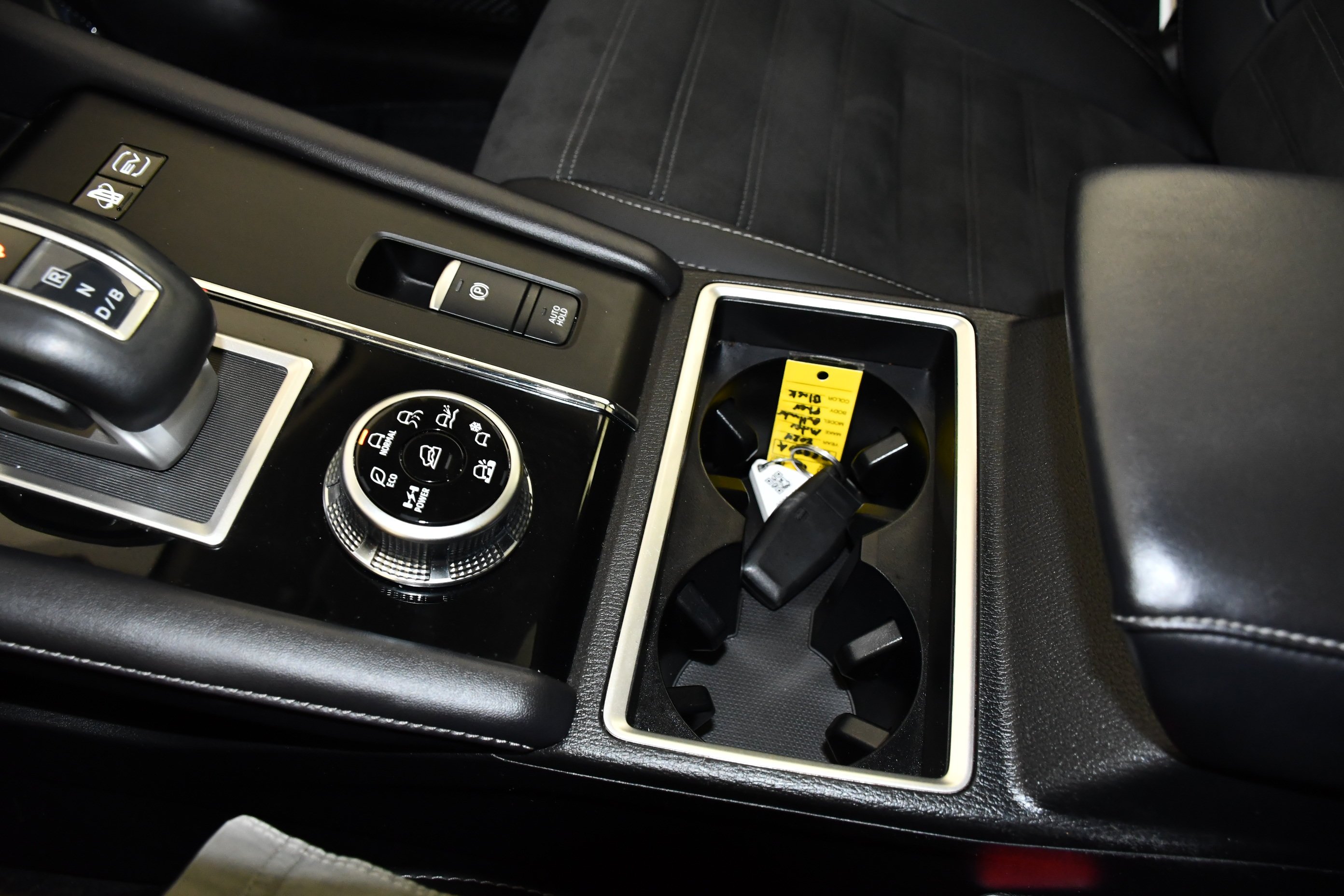Certified Used 2024 Black Diamond Mitsubishi SE image 31