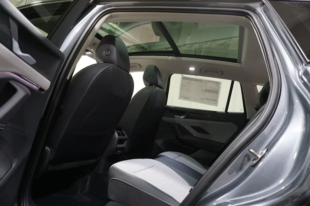 New 2026 Gray Volkswagen 2.0T SE image 26