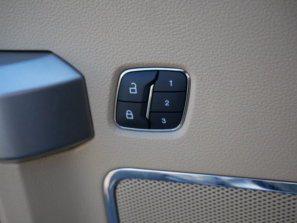 Used 2019 Silver Ford Lariat image 32