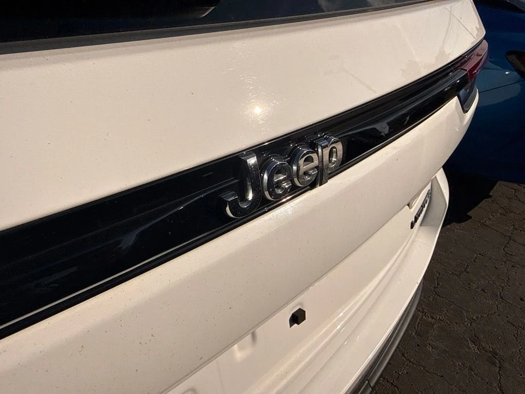 Used 2023 White Jeep Limited image 17