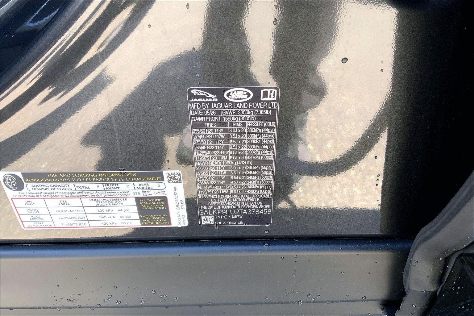 New 2026 Carpathian Grey Land Rover SE image 18