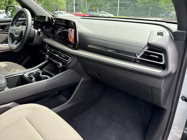 Used 2025 Gray Chevrolet LT image 28