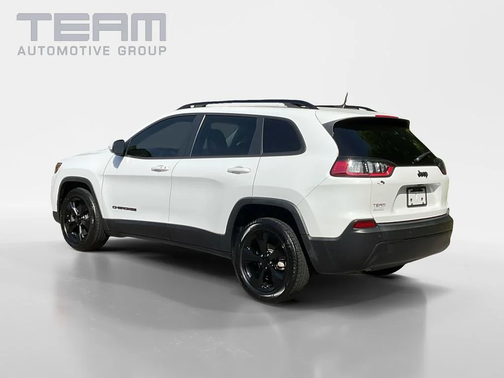 Used 2021 White Jeep Latitude Plus image 5
