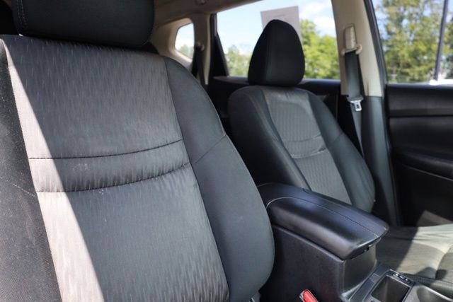 Used 2017 Gray Nissan SV image 39