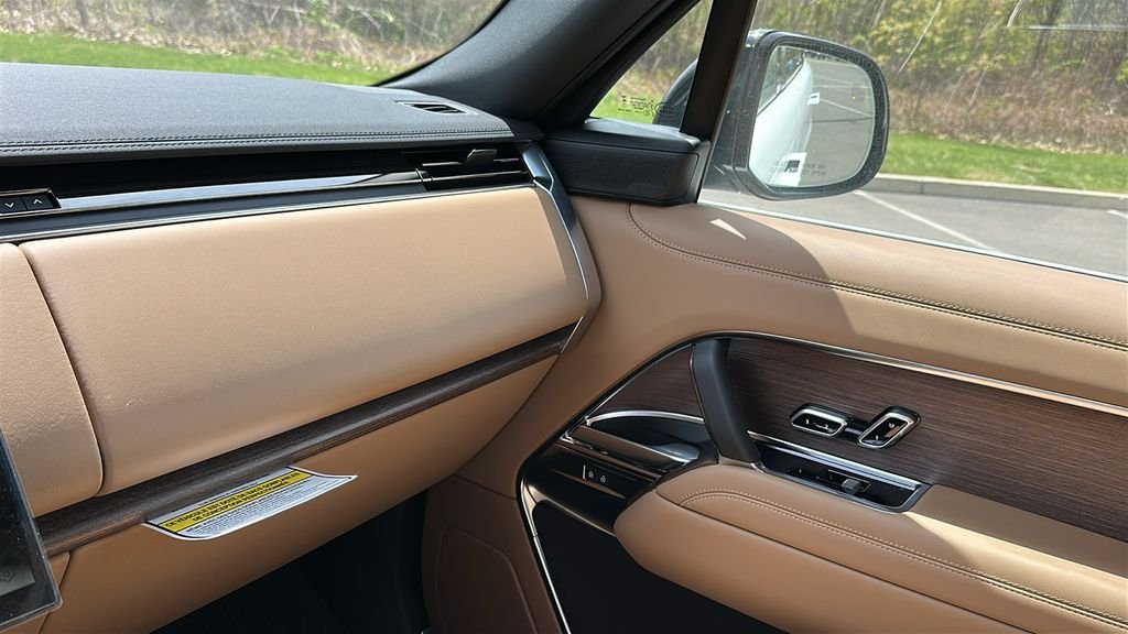 2026 Land Rover Range Rover SE - Photo 18