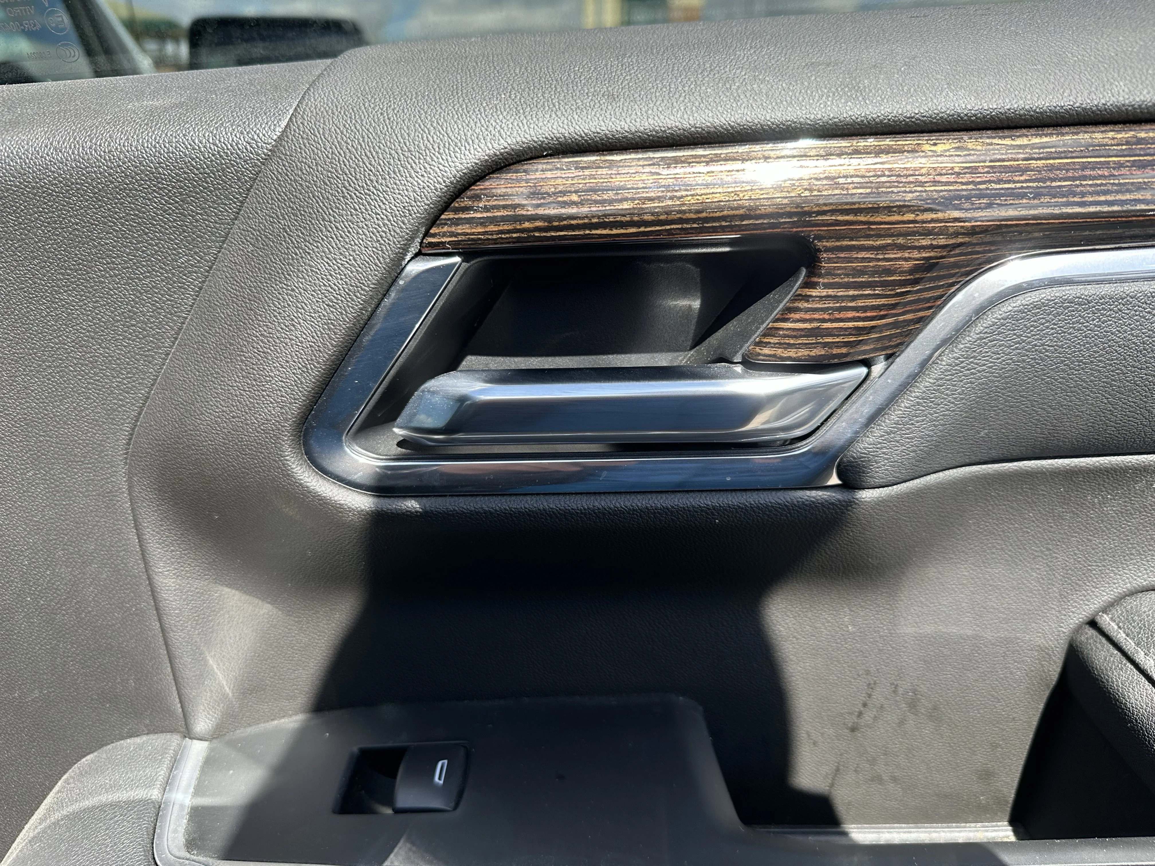 Certified Used 2025 White GMC Elevation image 21
